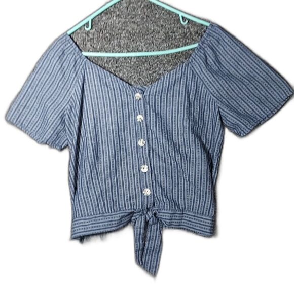 Maurices Tops - Maurices Navy Striped Button Up  Knot Deep V-Neck Size Medium Crop Top